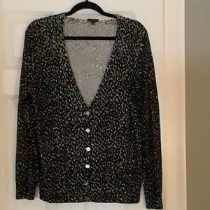 Light weight v neck line button up cardigan